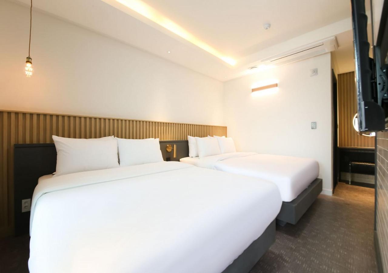 West In Hotel ヨス市 エクステリア 写真