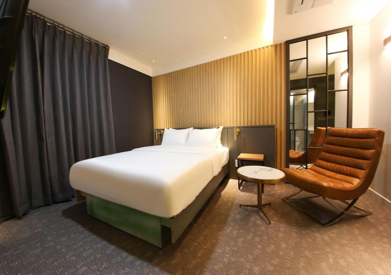 West In Hotel ヨス市 エクステリア 写真