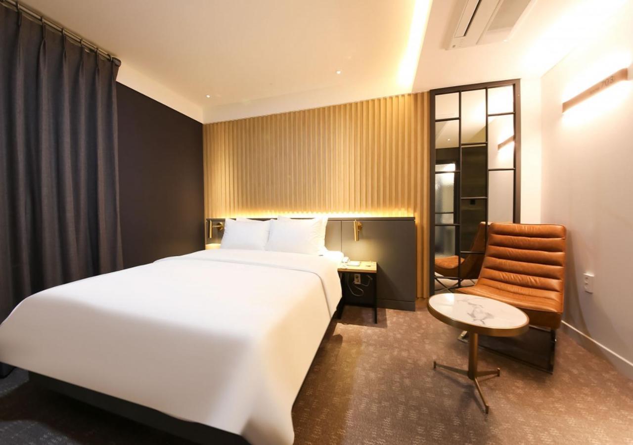 West In Hotel ヨス市 エクステリア 写真