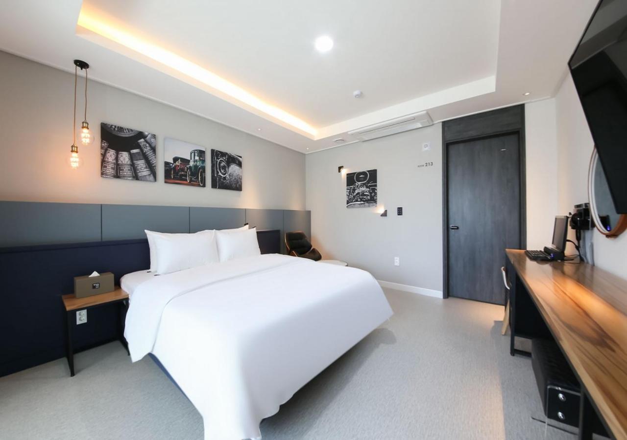 West In Hotel ヨス市 エクステリア 写真