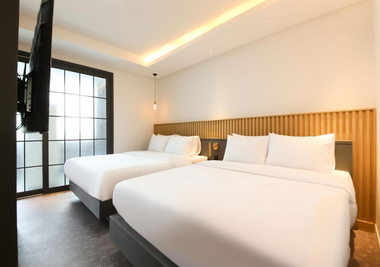 West In Hotel ヨス市 エクステリア 写真